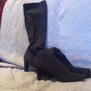 Suede heeled boots